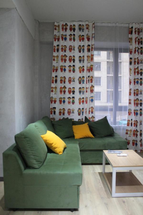 Izzzi Hostel Bishkek Exteriör bild
