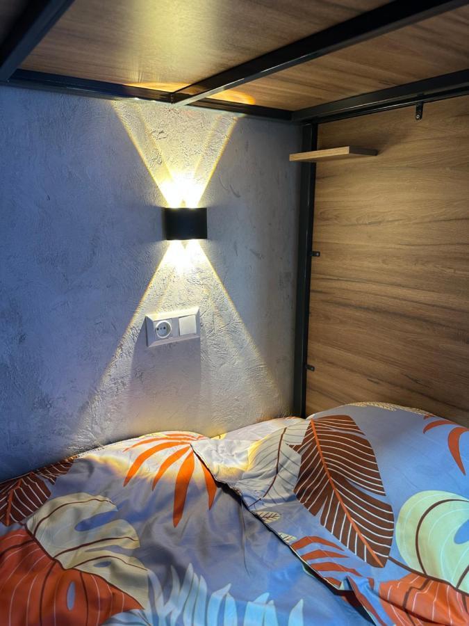 Izzzi Hostel Bishkek Exteriör bild